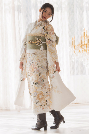 2025年のトレンド振袖_周りに差をつけるワントーンコーデ