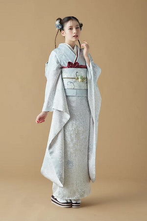 くすみカラーの振袖の写真