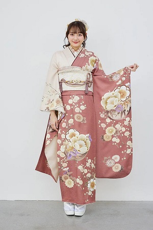 くすみカラーの振袖の写真