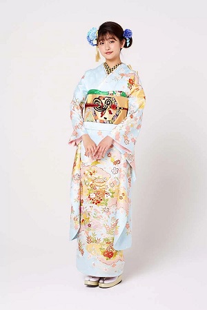 くすみカラーの振袖の写真