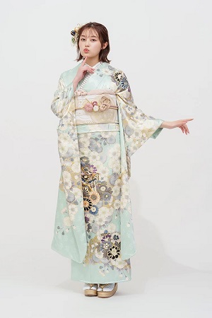 くすみカラーの振袖の写真