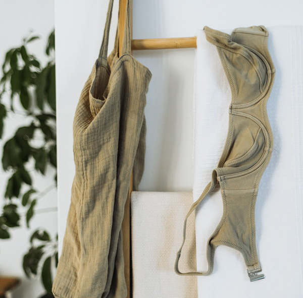 振袖を着る時はノーブラにすべき